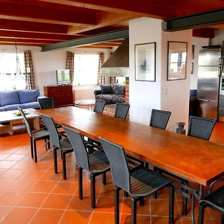 Feriehus Poppenbuell Thatched House *